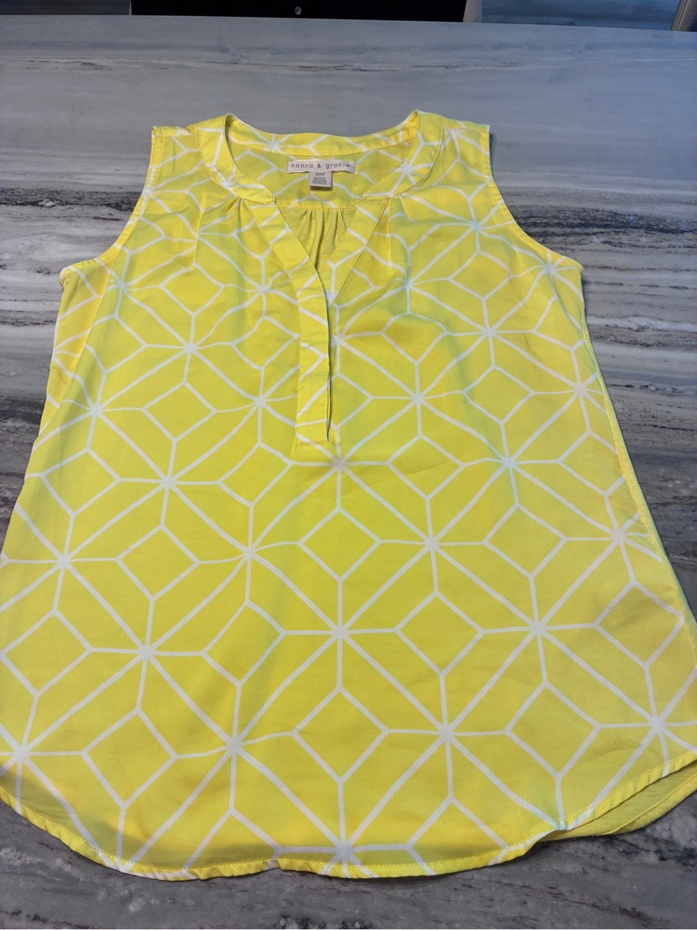 NWOT stitch fix Hanna Gracie sz M Yellow Geometric Sleeveless Camisole